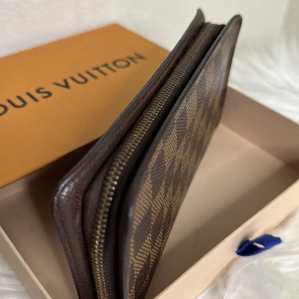 💯 Authentic Damier Ebene Zipped Long Wallet 🍀